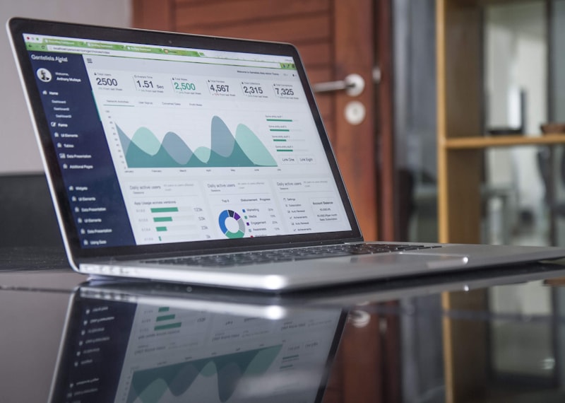 URL Shortener System Design: Custom Aliases, Analytics & Real-Time Scaling
